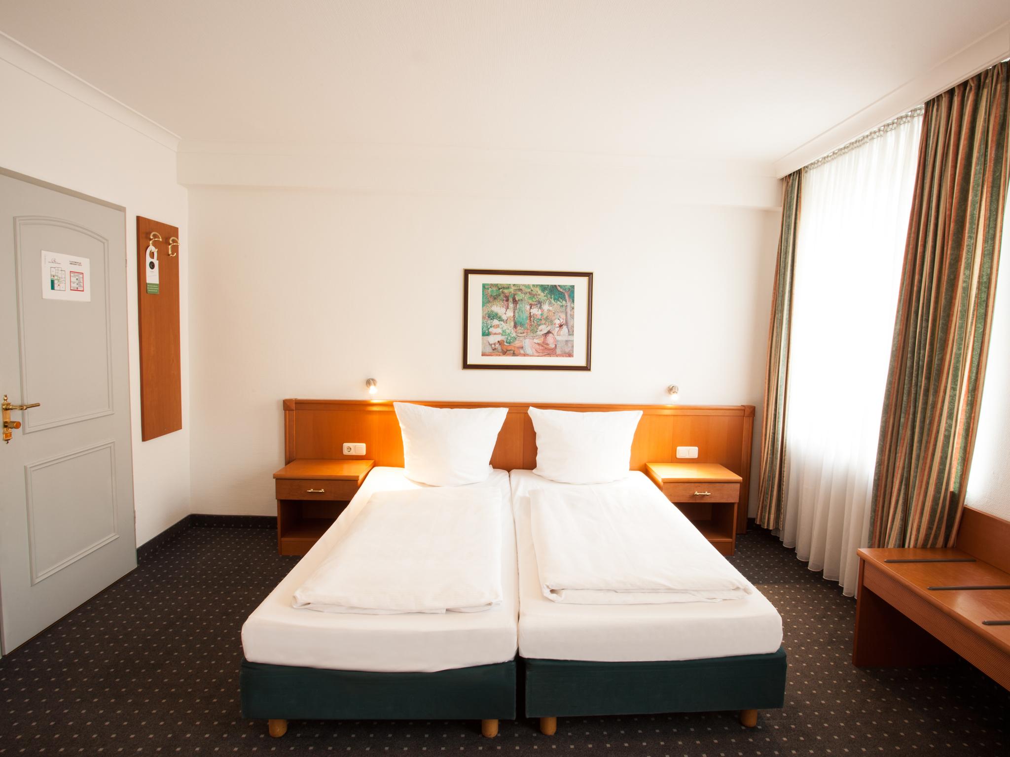 Ina Hotel Royal Köln Ngoại thất bức ảnh