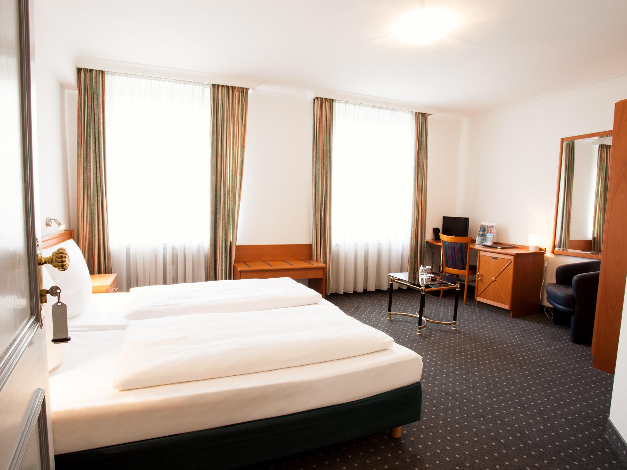 Ina Hotel Royal Köln Ngoại thất bức ảnh