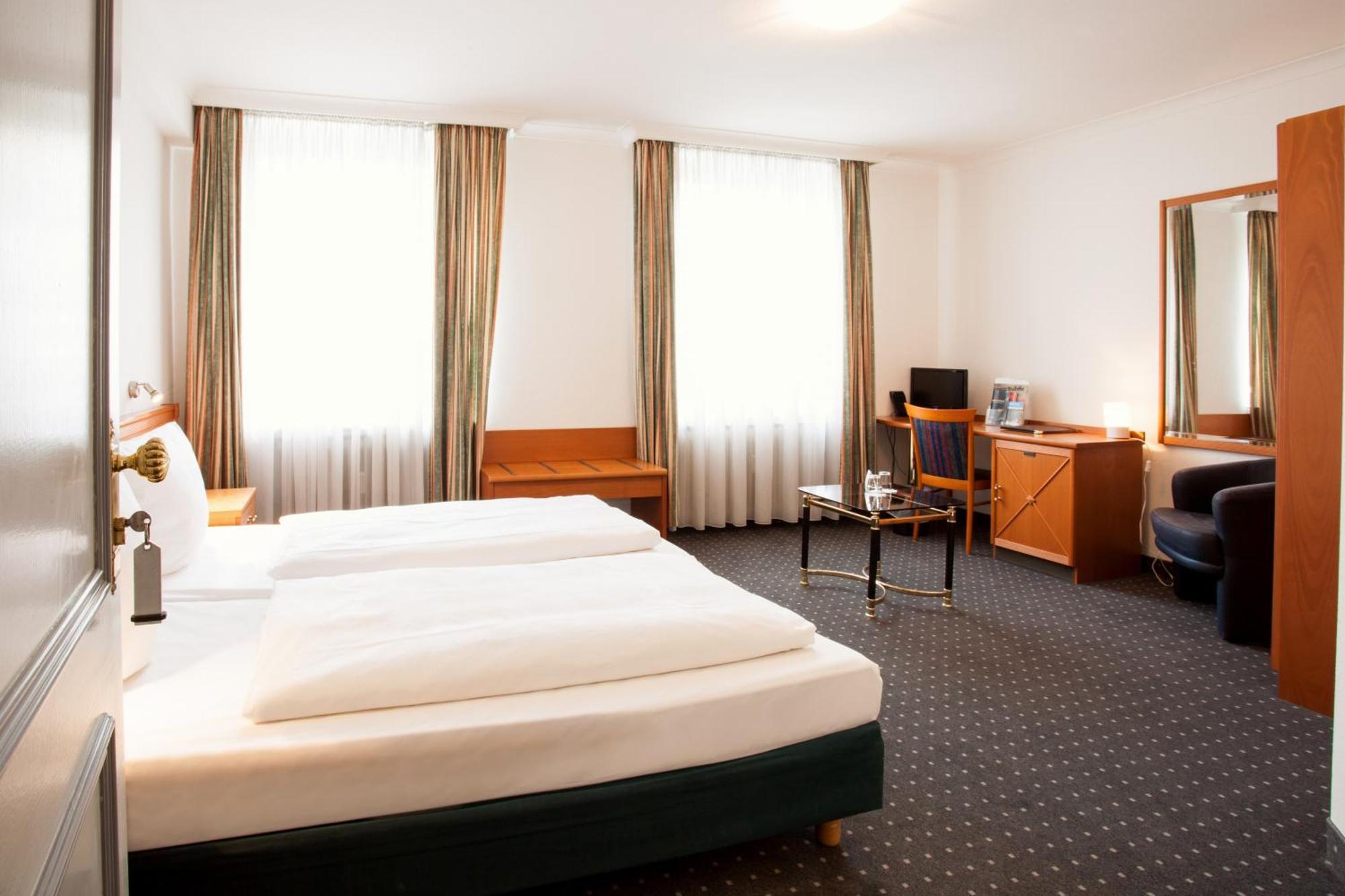 Ina Hotel Royal Köln Ngoại thất bức ảnh