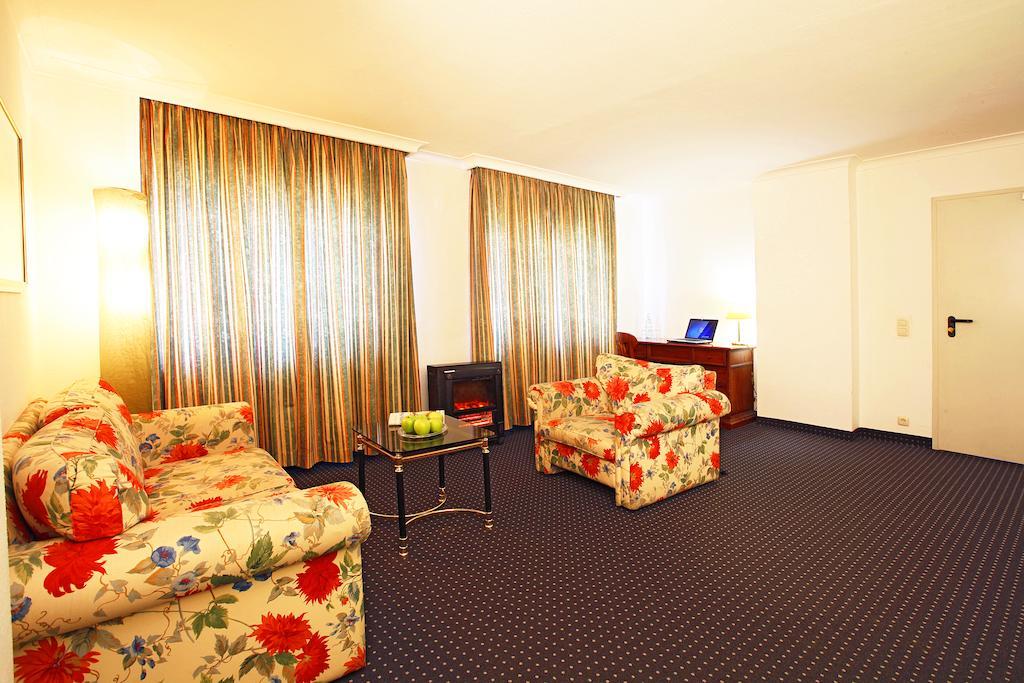 Ina Hotel Royal Köln Ngoại thất bức ảnh