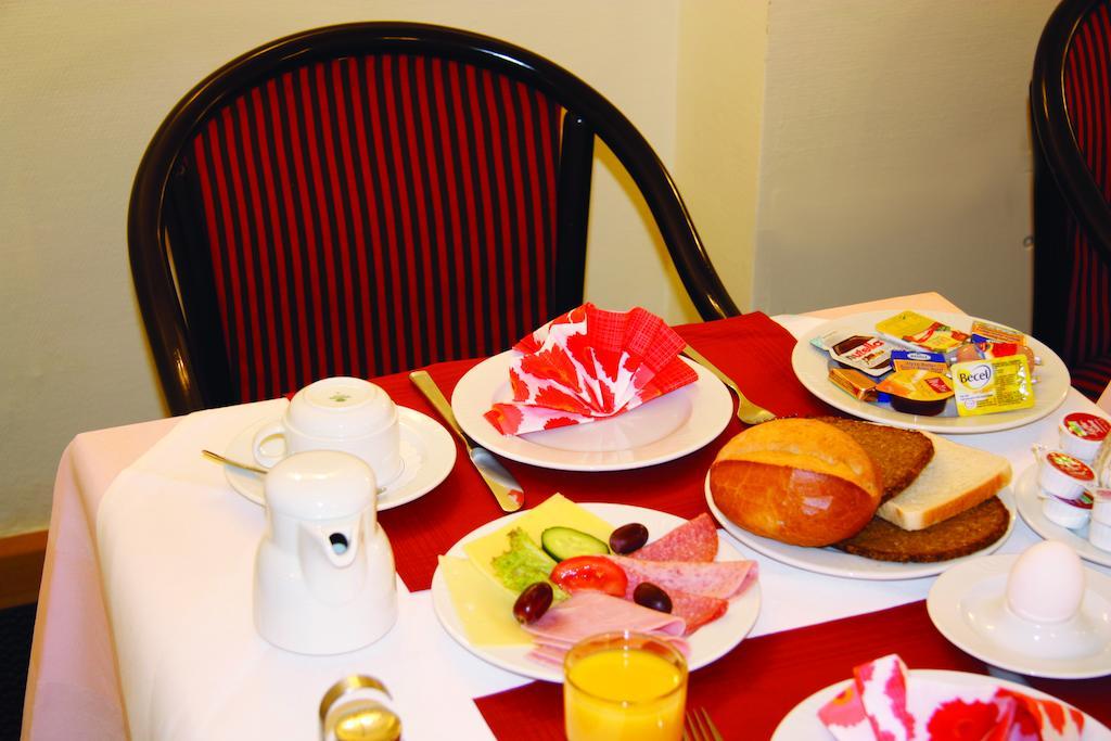 Ina Hotel Royal Köln Ngoại thất bức ảnh
