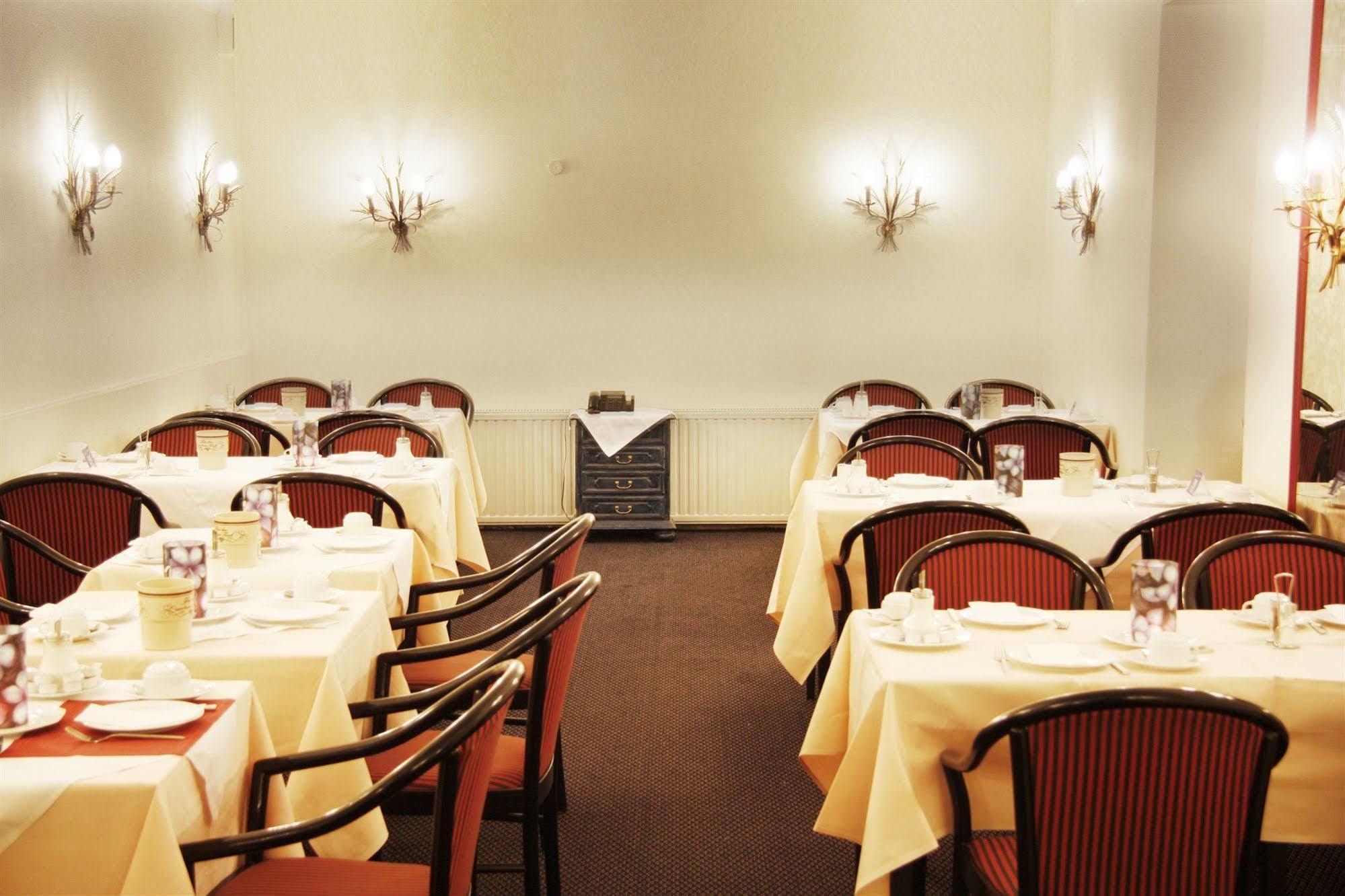 Ina Hotel Royal Köln Ngoại thất bức ảnh