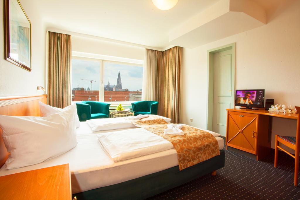 Ina Hotel Royal Köln Ngoại thất bức ảnh